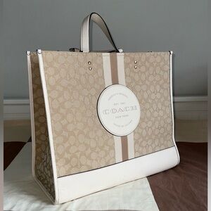 Coach empsey Tote Bag 40 In Signature Jacquard With Stripe And Coach Patch